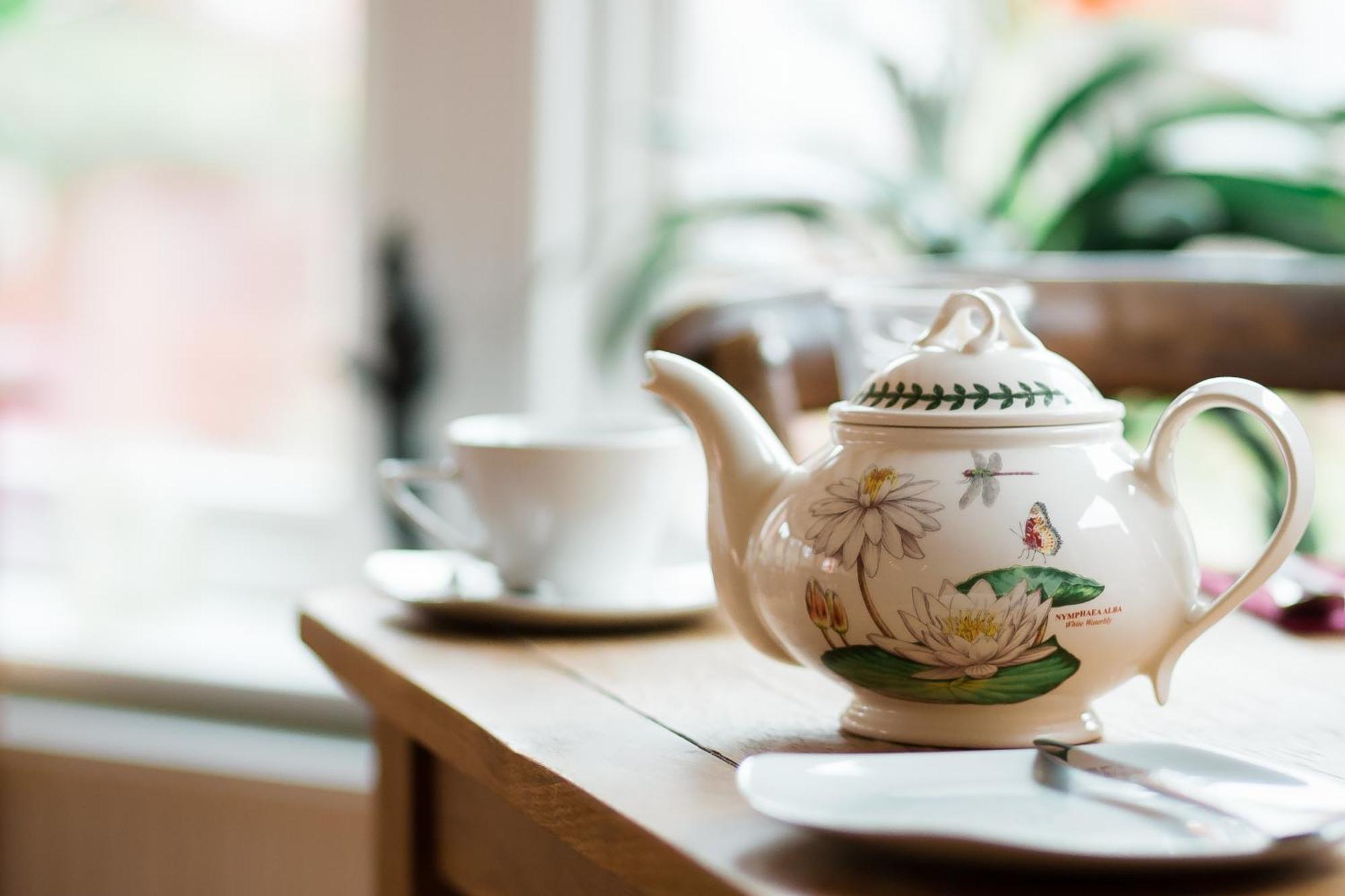 Bed and Breakfast Darwin'S Townhouse Шрусбери Экстерьер фото A teapot